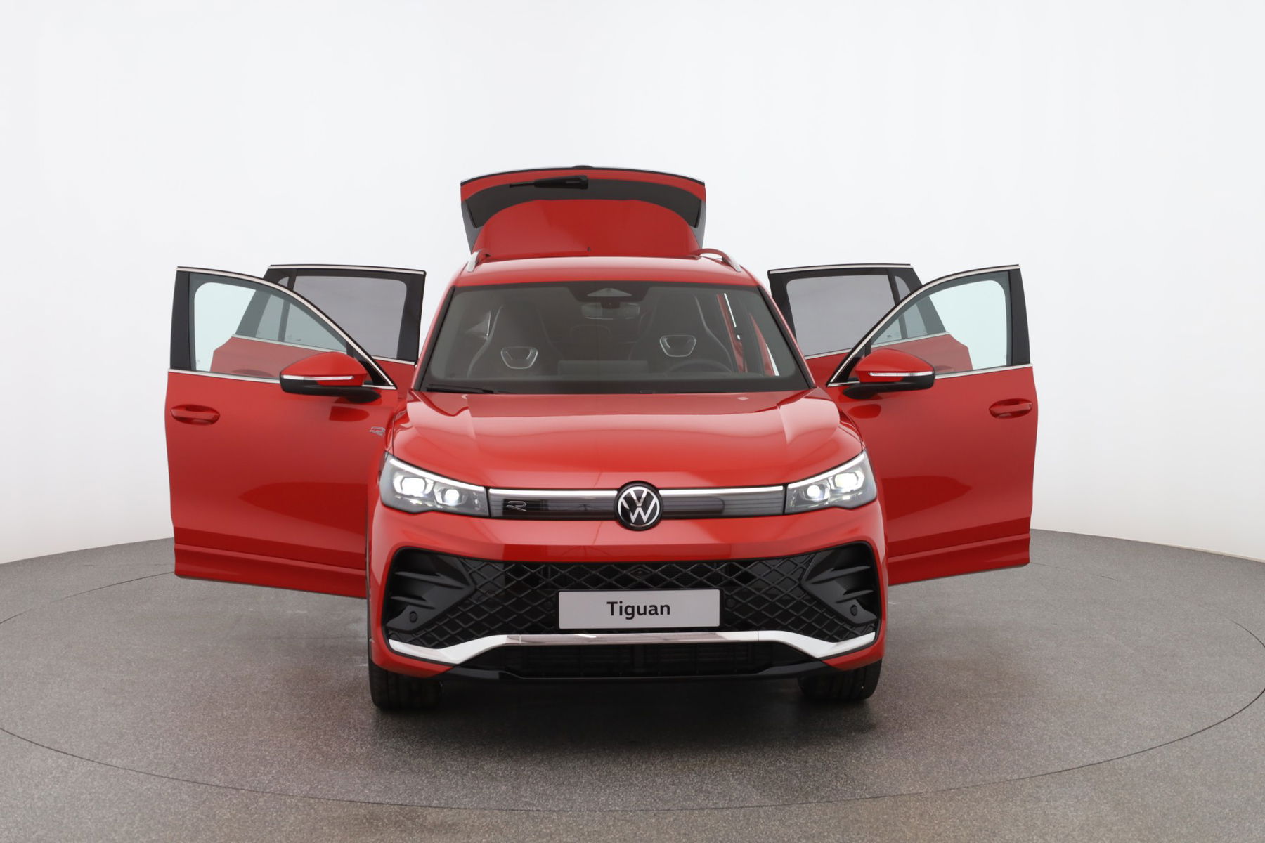 VW Tiguan R-Line eTSI DSG
