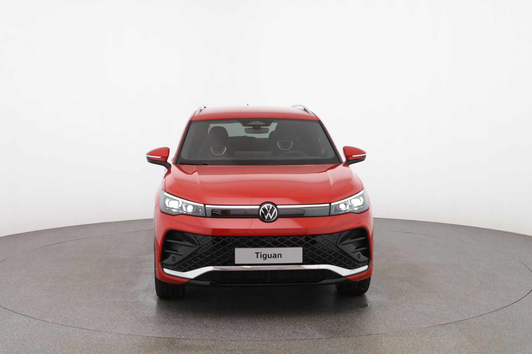 VW Tiguan R-Line eTSI DSG