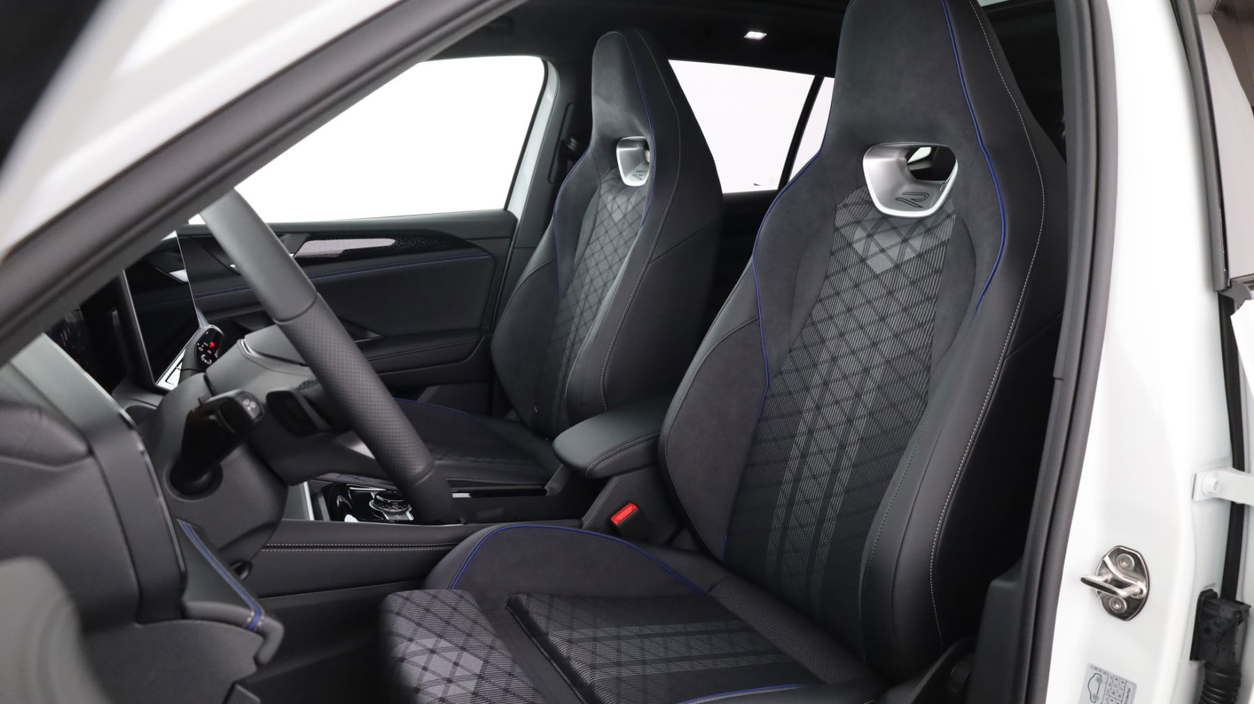 VW Tiguan R-Line eTSI DSG null