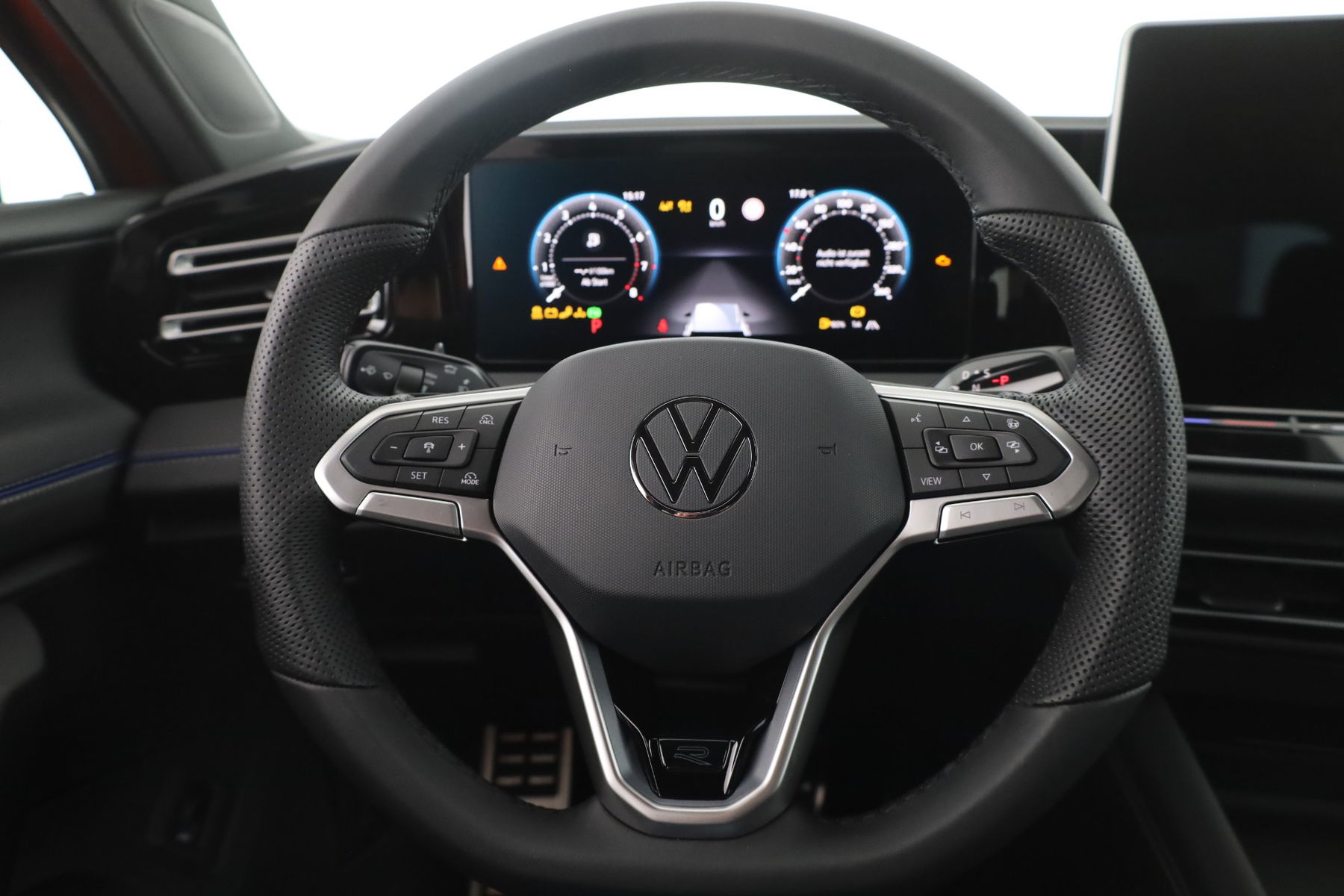 VW Tiguan R-Line eTSI DSG