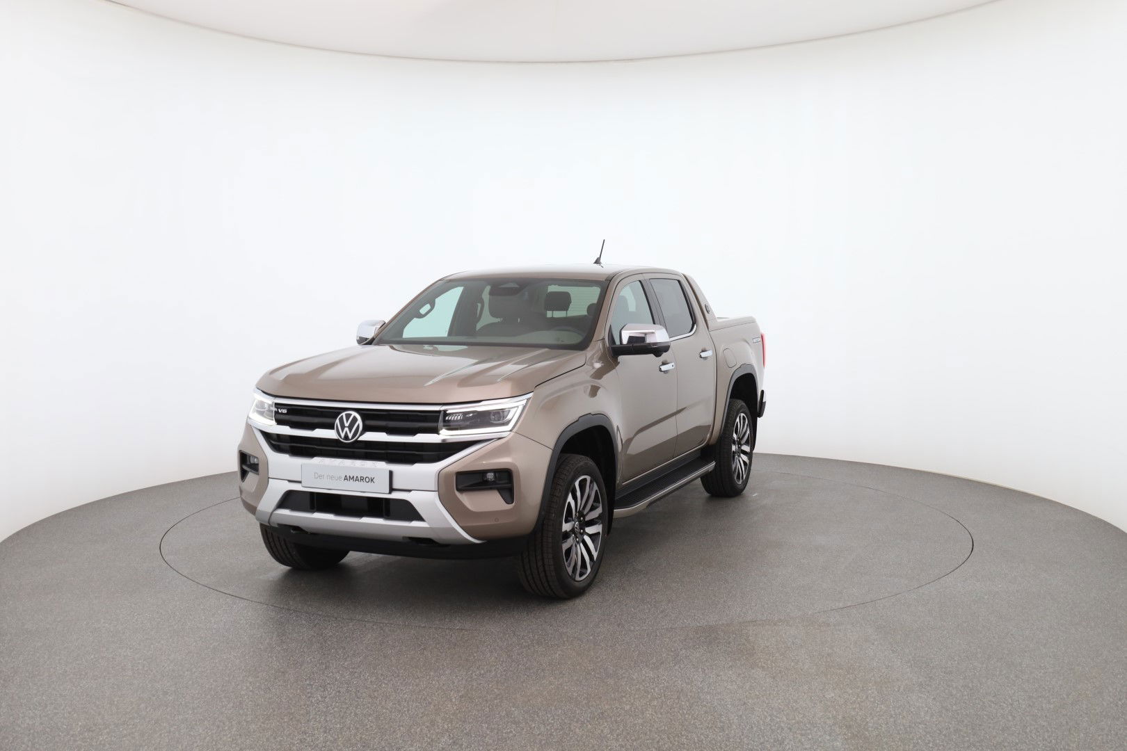 Amarok Aventura Frontansicht seitlich (Fahrer)