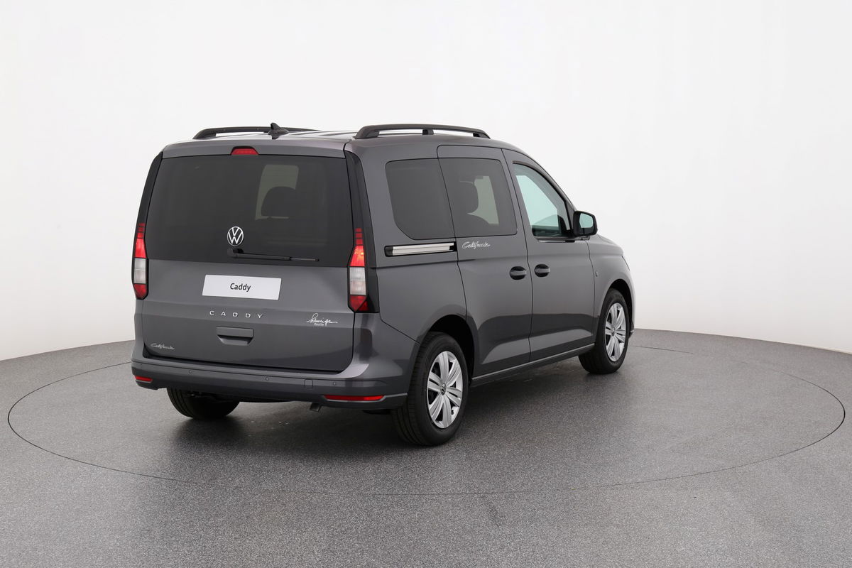Caddy California TDI Heckansicht seitlich (Beifahrer)