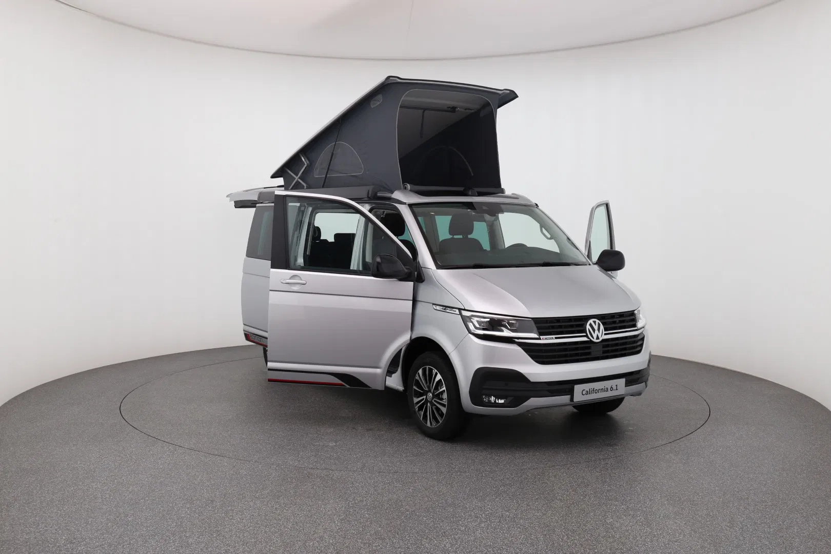 California Beach Edition Camper 4M Frontansich seitlich (Beifahrer)