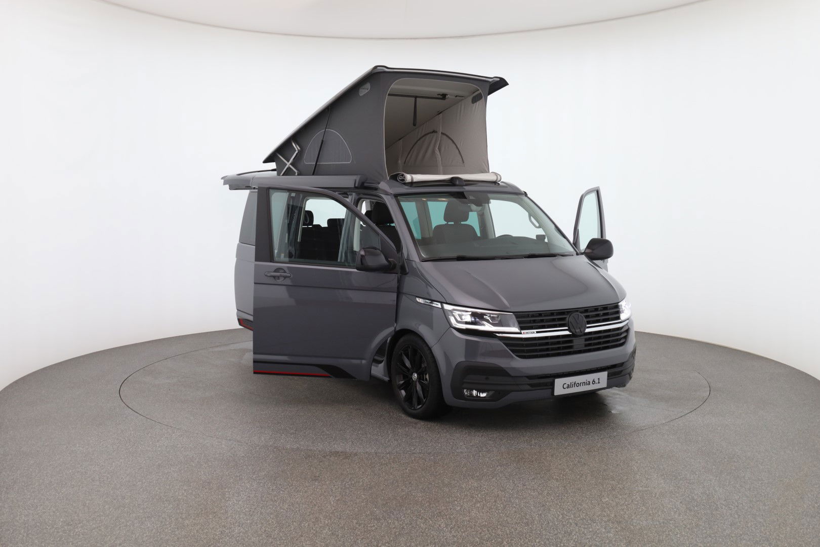 California Beach Edition Camper 4M Frontansich seitlich (Beifahrer)