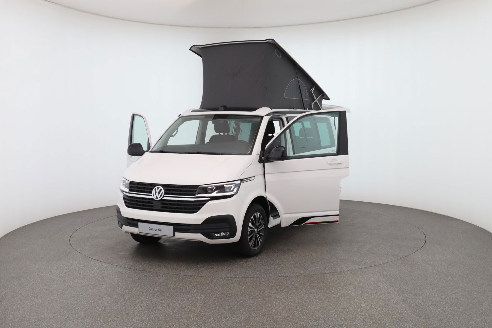 California Beach Edition Camper TDI Frontansicht seitlich (Fahrer)