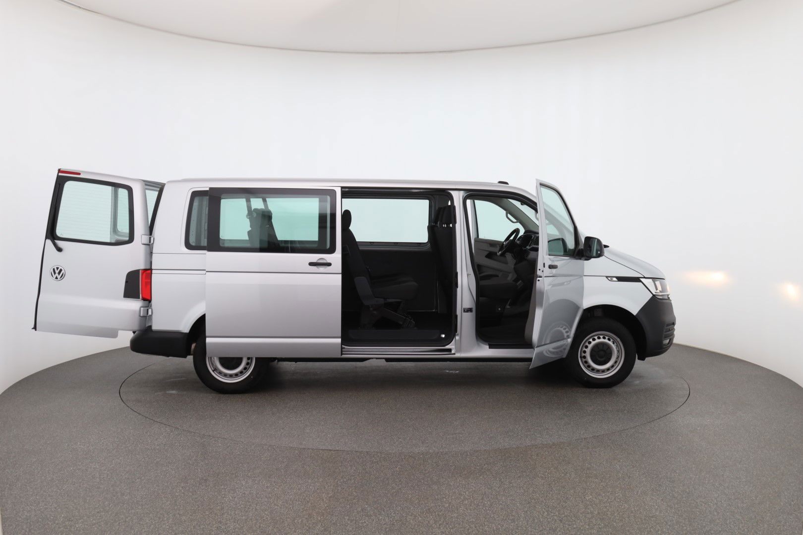 T6.1 Transporter Kombi LR TDI Seitenansicht Beifahrer