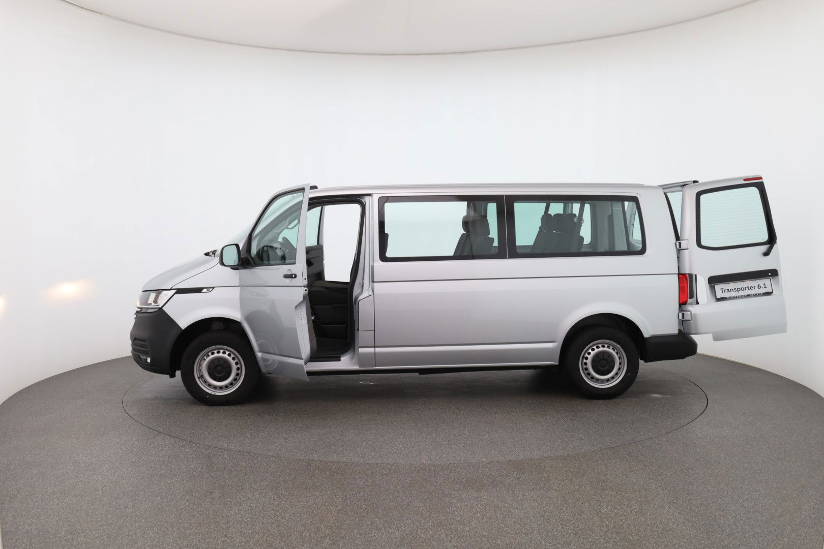 T6.1 Transporter Kombi LR TDI Seitenansicht Fahrerseite